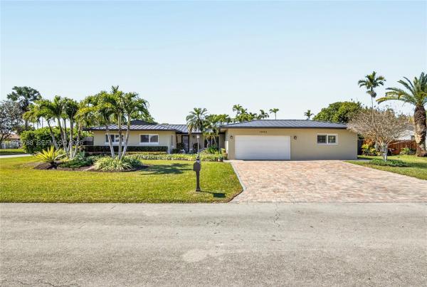 13022 SW 113th Pl, Unincorporated Dade County, Florida 33176, image 1