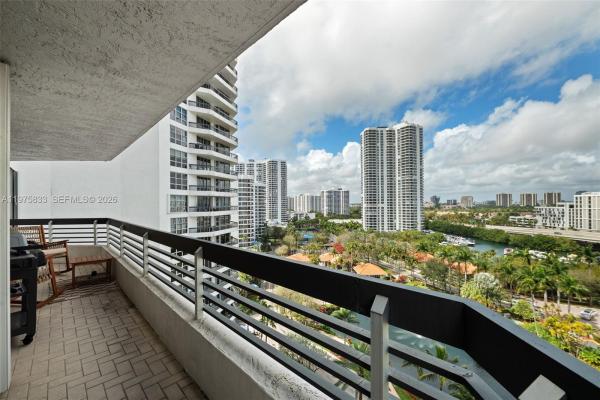 Mystic Pointe Tower 200, 19101 Mystic Pointe Dr #1407, Aventura, Florida 33180, image 2