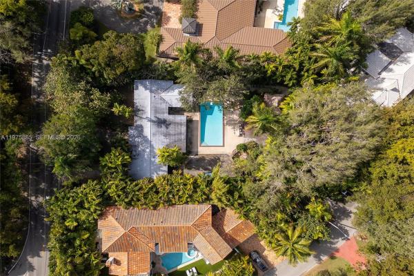 Coconut Grove Manor, 4510 Ingraham Hwy, Coral Gables, Florida 33133, image 3