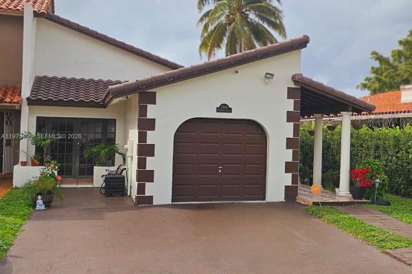 Farberville, 20166 W Oakmont Cir, Country Club, Florida 33015, image 3