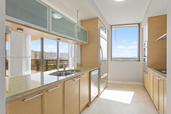 Sayan, 16275 Collins Ave #904, Sunny Isles Beach, Florida 33160, image 2