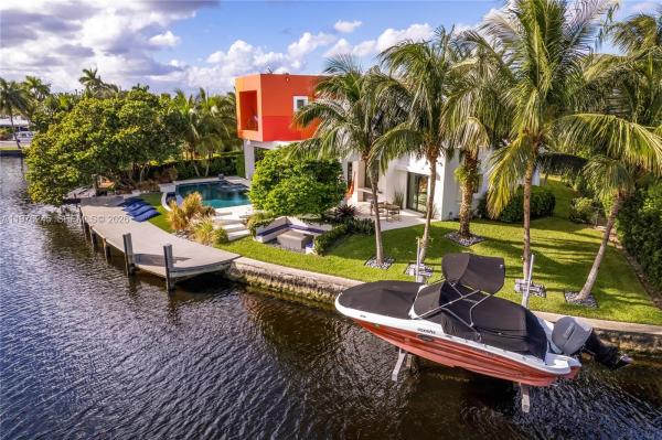 South Coral Point, 2101 NE 20th Ave, Wilton Manors, Florida 33305, image 2