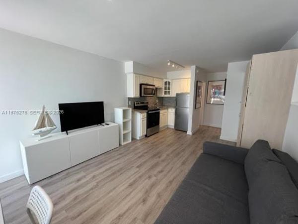 French Leave, 4228 N Ocean Dr #17, Lauderdale By The Sea, Florida 33308, image 2