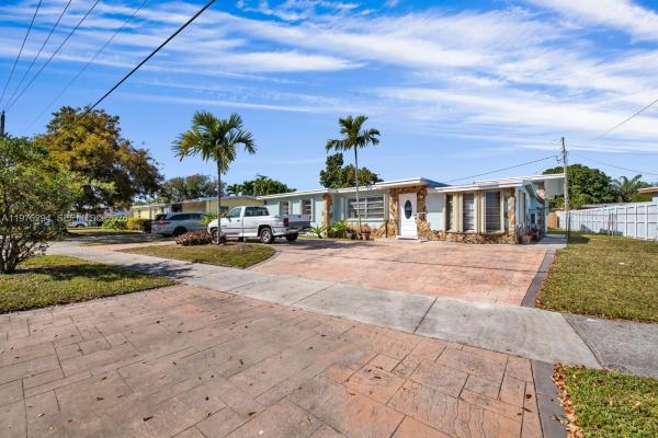 Westwood Lakes Residential, 4820 SW 112th Ave, Westwood Lakes, Florida 33165, image 3