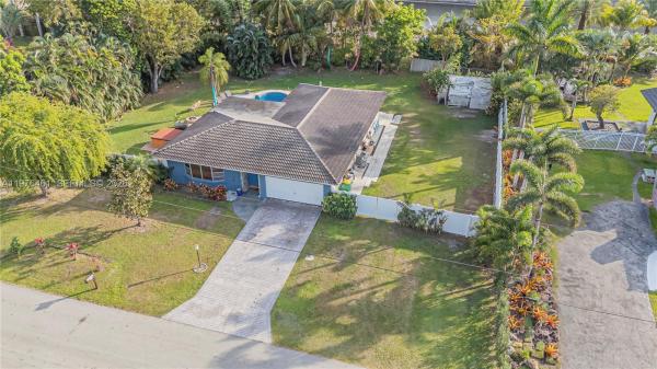 Plantation Acres, 11400 Tara Dr, Plantation, Florida 33325, image 2