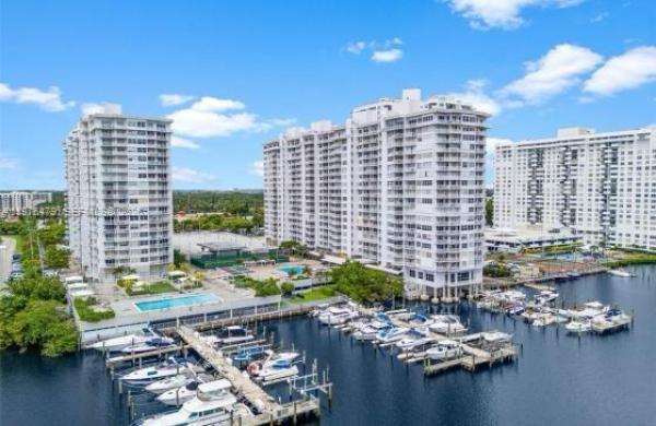 Del Prado, 18081 Biscayne Blvd #702, Aventura, Florida 33160, image 1
