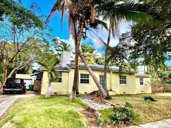 Country Club, 901 NW 10th Ct, Miami, Florida 33136, image 3