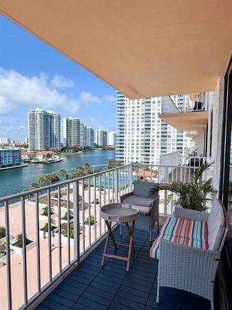 Winston Towers 700, 290 174th St #902, Sunny Isles Beach, Florida 33160, image 1