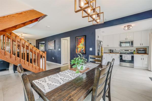 Towngate South, 11747 SW 113th Ter, Kendall, Florida 33186, image 2
