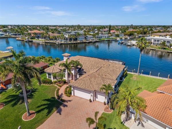 Yacht Club, 5205 Tamiami Ct, Cape Coral, Florida 33904, image 1