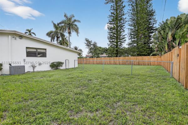 Plantation Gardens, 5260 Redwood Ct, Plantation, Florida 33317, image 2