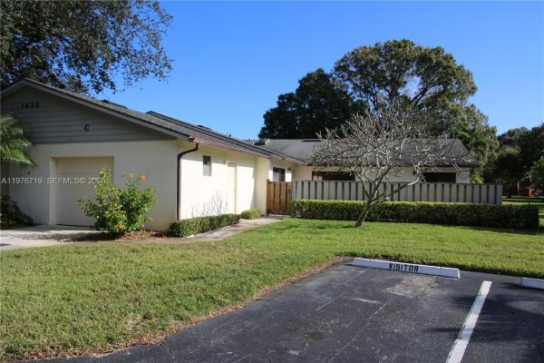 1433 Captains Walk #18, Fort Pierce, Florida 34950, image 1