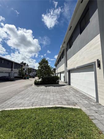 Canal Groves, 4655 SW 32nd Ave #2B, Dania Beach, Florida 33312, image 1