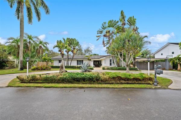 9838 SW 94th Ter, Unincorporated Dade County, Florida 33176, image 1