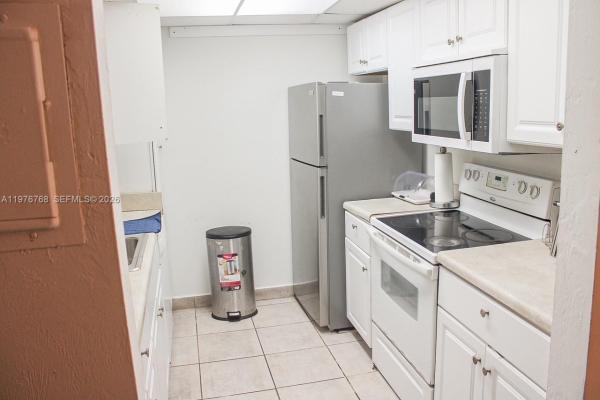 10818 N Kendall Dr #R25, Unincorporated Dade County, Florida 33176, image 1