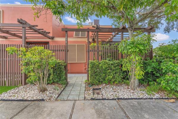 Villas East, 1490 Laguna Ln, Pembroke Pines, Florida 33026, image 1