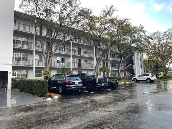 Ivanhoe At Century Village, 1301 SW 134th Way #312B, Pembroke Pines, Florida 33027, image 3