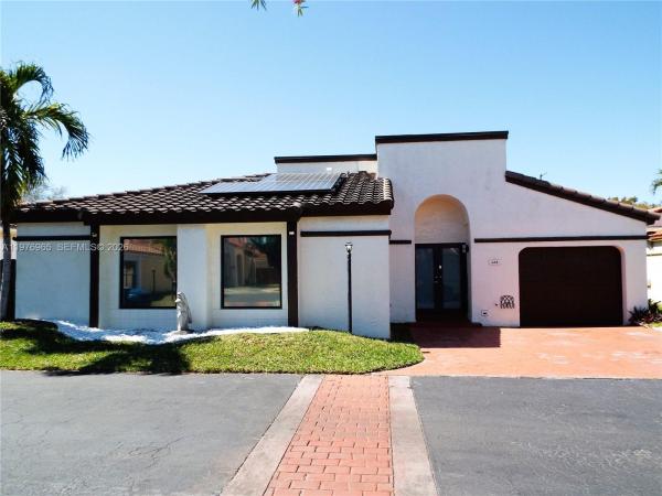 422 SW 88th Pl, Unincorporated Dade County, Florida 33174, image 1