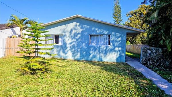 Hollywood Park, 2411 Thomas St, Hollywood, Florida 33020, image 1