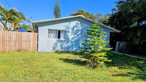 Hollywood Park, 2411 Thomas St, Hollywood, Florida 33020, image 2