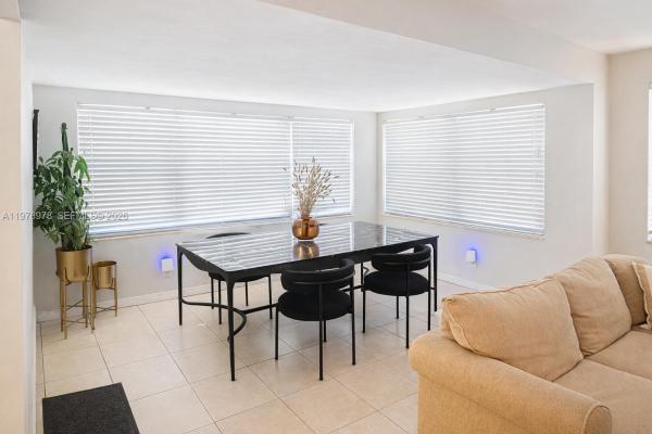 Petite, 30 NE 26th St #N/A, Wilton Manors, Florida 33305, image 1