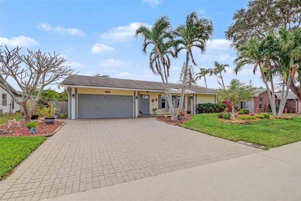 Waterford Homes, 2694 SW 14th Dr, Deerfield Beach, Florida 33442, image 1