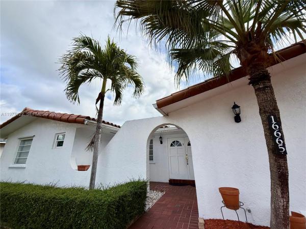 Villa Malaga, 16665 SW Sw 93rd Ct, Palmetto Bay, Florida 33157, image 1