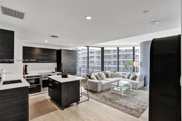 Brickell Heights East, 45 SW 9th St #2001, Miami, Florida 33130, image 1