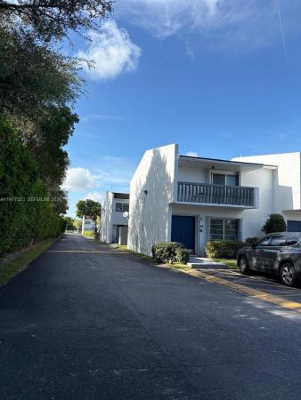 Heritage Square, 17180 SW 94th Ave #701, Palmetto Bay, Florida 33157, image 2
