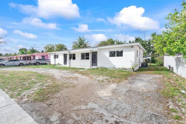 Lawndale, 1061 NW 108th Ter, Pinewood, Florida 33168, image 3