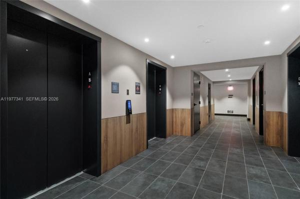 121 NE 5th St #1500, Miami, Florida 33132, image 1