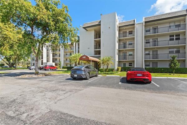 Poinciana Place Of Pine Island Ridge, 9480 Poinciana Pl #407, Davie, Florida 33324, image 1