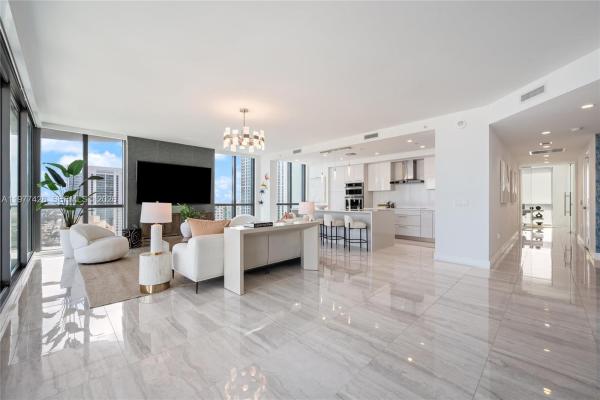 100 Las Olas, 100 E Las Olas Blvd #3201, Fort Lauderdale, Florida 33301, image 1