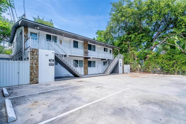 Lemon City Whites, 661 NE 61st St, Miami, Florida 33137, image 3