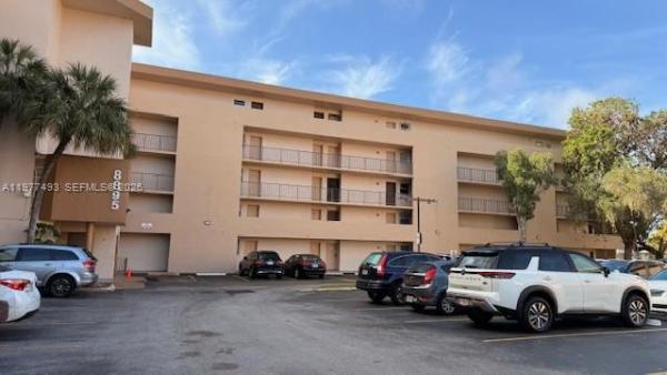 Pineside, 8895 Fontainebleau Blvd #111, Fountainebleau, Florida 33172, image 2