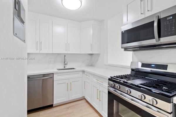 Dadeland Grove, 6902 N Kendall Dr #E403, Pinecrest, Florida 33156, image 1