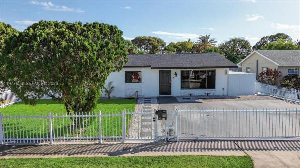 Roosevelt Estates, 1318 13th St, West Palm Beach, Florida 33401, image 1