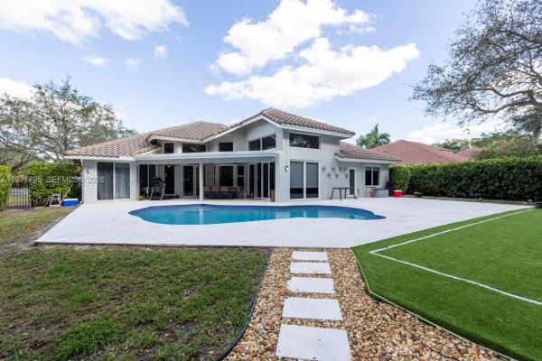 Tequesta At Country Isles, 1202 S Manor Dr S, Weston, Florida 33326, image 1