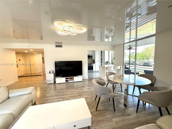 671 NE 195th St #205E, Unincorporated Dade County, Florida 33179, image 1