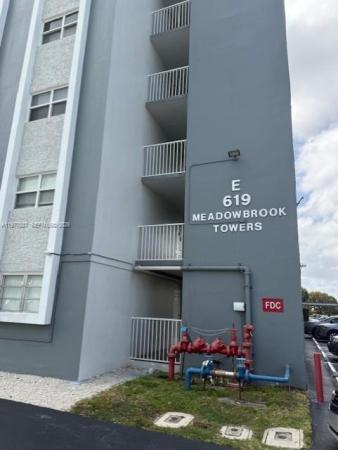 Meadowbrook Towers, 619 NE 14th Ave #303, Hallandale Beach, Florida 33009, image 1