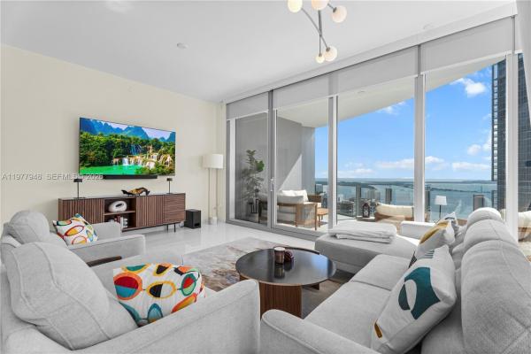 300 Biscayne Boulevard Way #4007W, Miami, Florida 33131, image 1