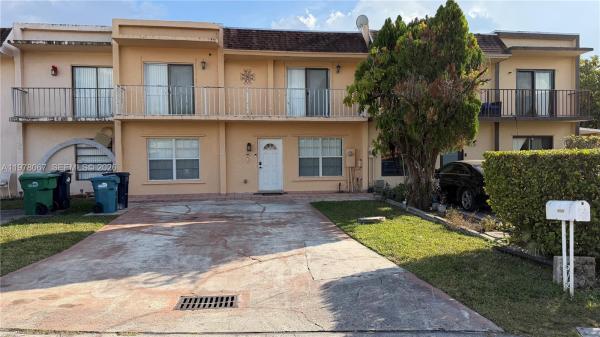 Karlan Townhouses, 11249 SW 33rd Circle Pl, University Park, Florida 33165, image 2