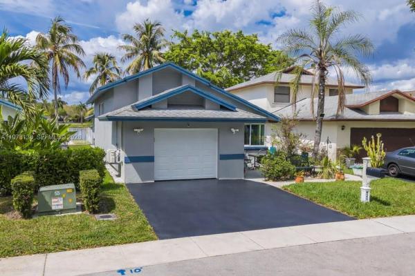 Homes Of Lakeridge, 529 Lakeside Cir, Sunrise, Florida 33326, image 2