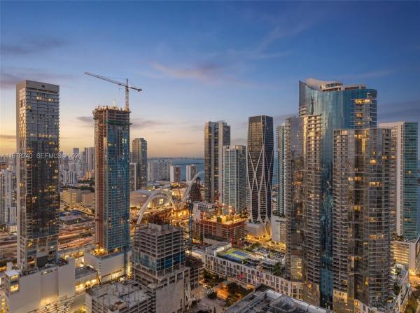 Paramount Miami Worldcenter, 851 NE 1st Ave #1101, Miami, Florida 33132, image 1