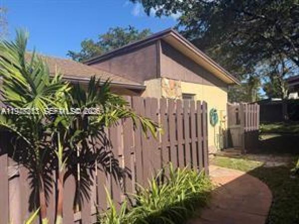 Villas At Carriage Hills Lakeside, 412 Briarwood Cir #2-23, Hollywood, Florida 33024, image 1