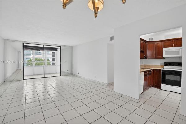 Somerset, 2821 Somerset Dr #317, Lauderdale Lakes, Florida 33311, image 2