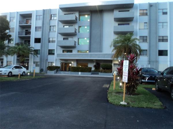 Hallandale Gardens, 1301 NE 7th St #511, Hallandale Beach, Florida 33009, image 1