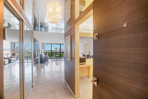 Waterview 2, 20515 E Country Club Dr #849, Aventura, Florida 33180, image 1