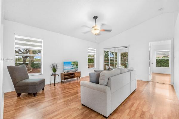 North Gate, 2020 SE 5th Pl, Homestead, Florida 33033, image 2