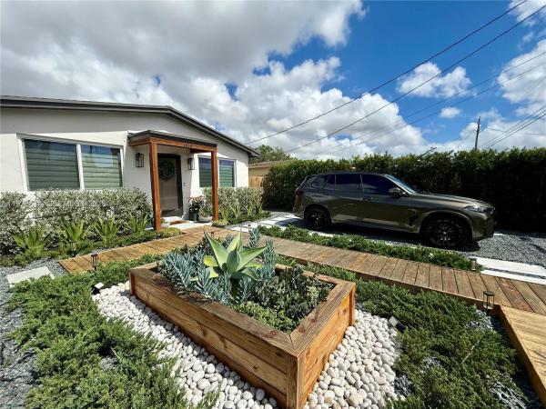 6545 SW 27th St, Coral Terrace, Florida 33155, image 3